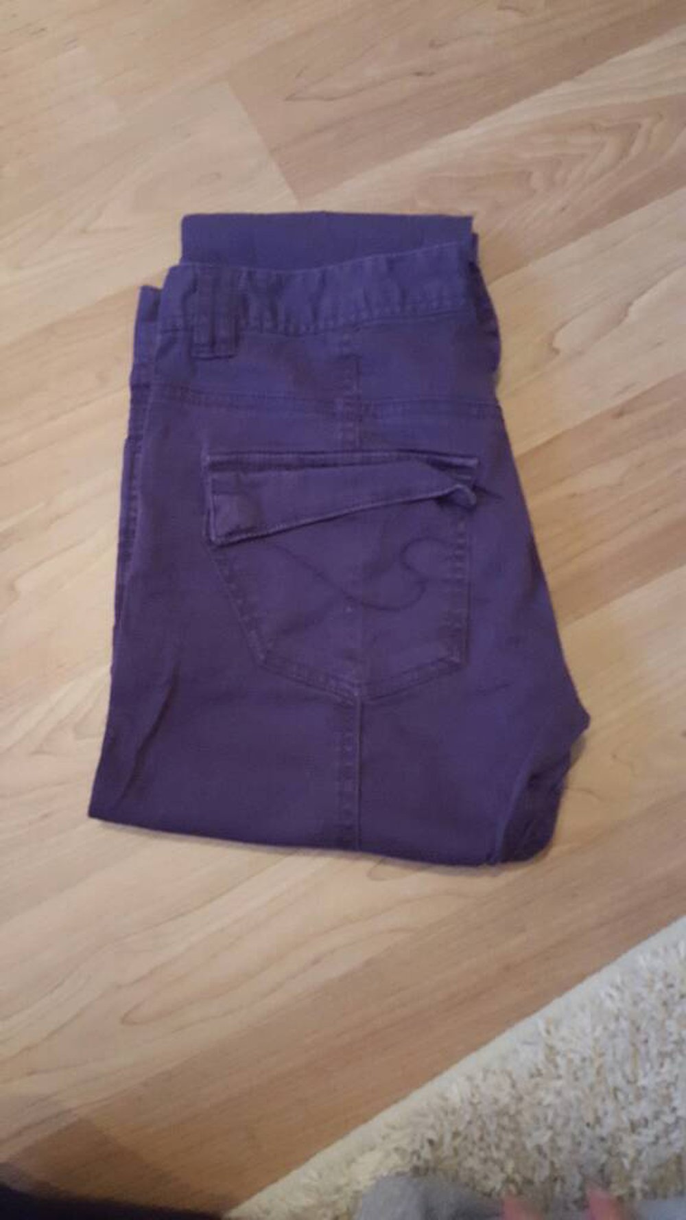 Coole moderne lila Hose