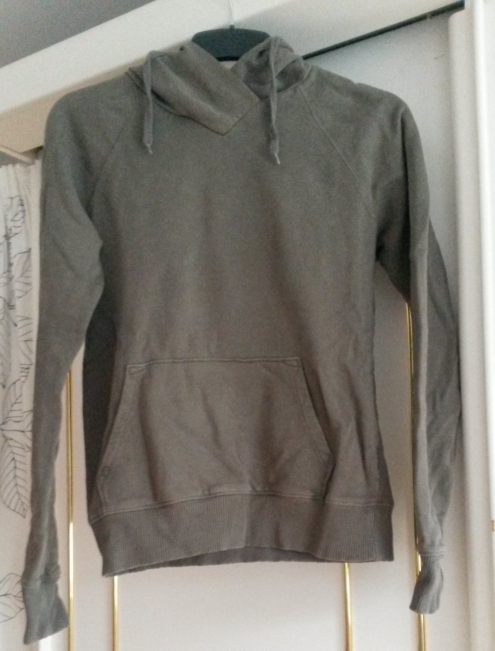 Kapuzenpullover grau/braun Gr. 36