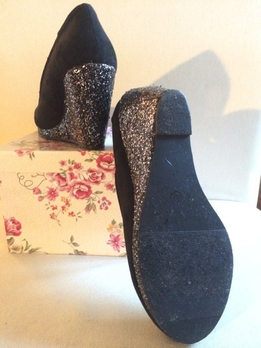 Burlesque Wedge Glitter