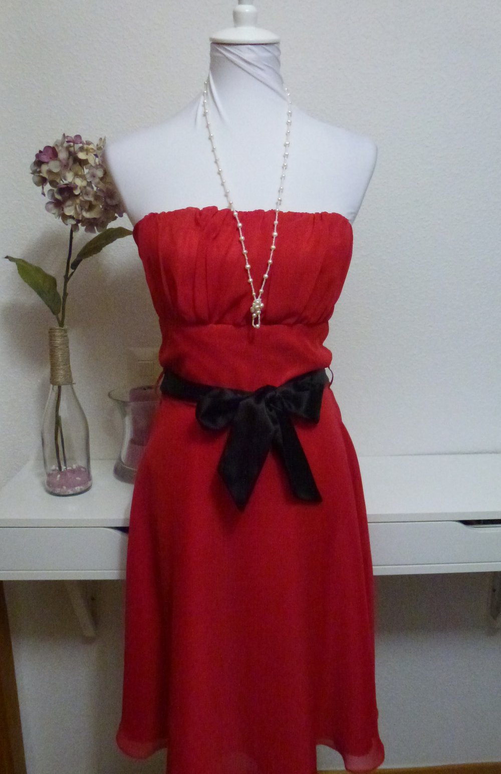 Schönes Minikleid/ Partykleid knielang in Gr. 34