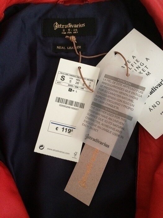 Rote Echtlederjacke von Stradivarius S