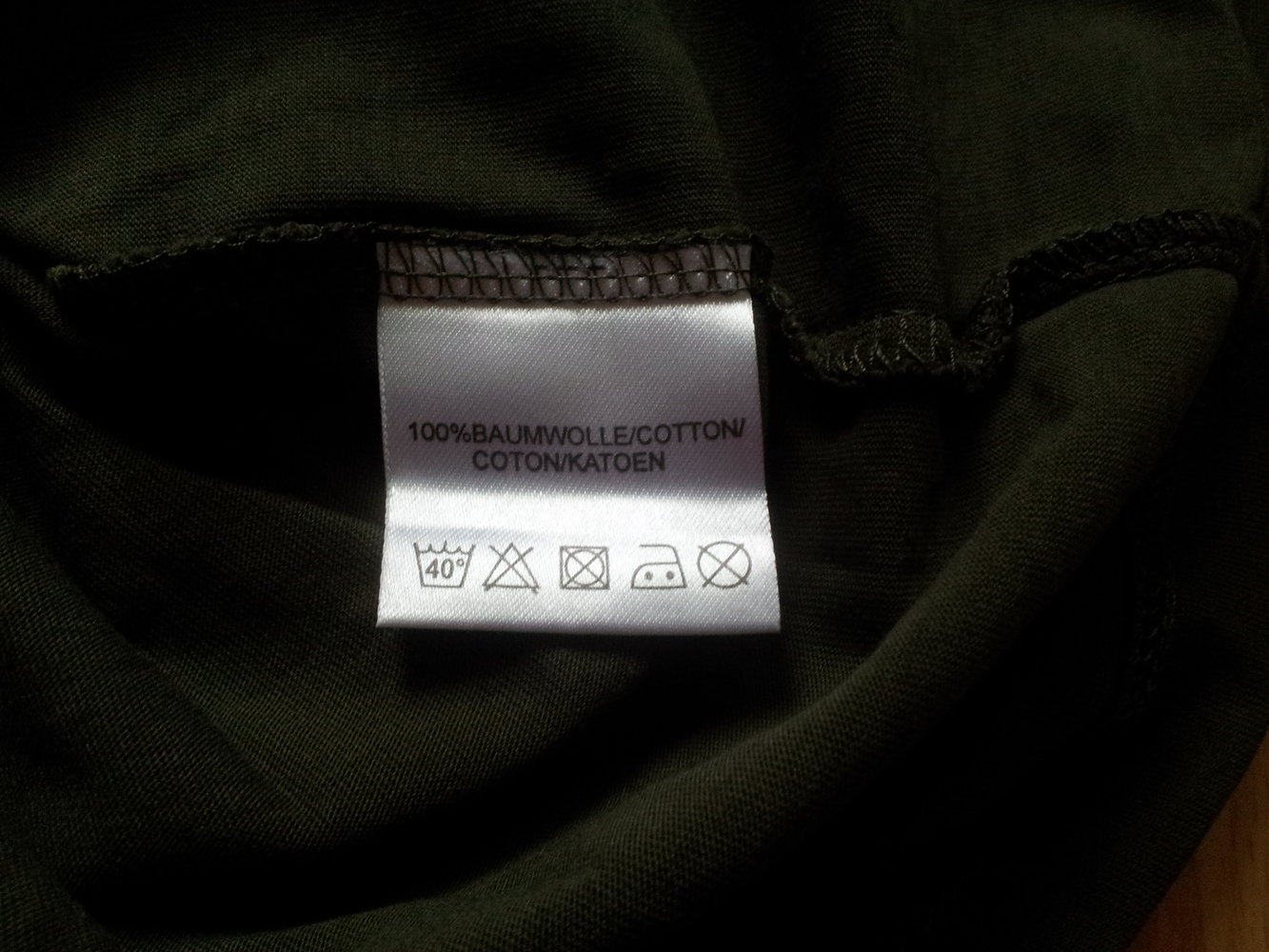 Shirt khaki braun Gr. 50/52 Blumen Pflanze Libelle Vogel Kolibri