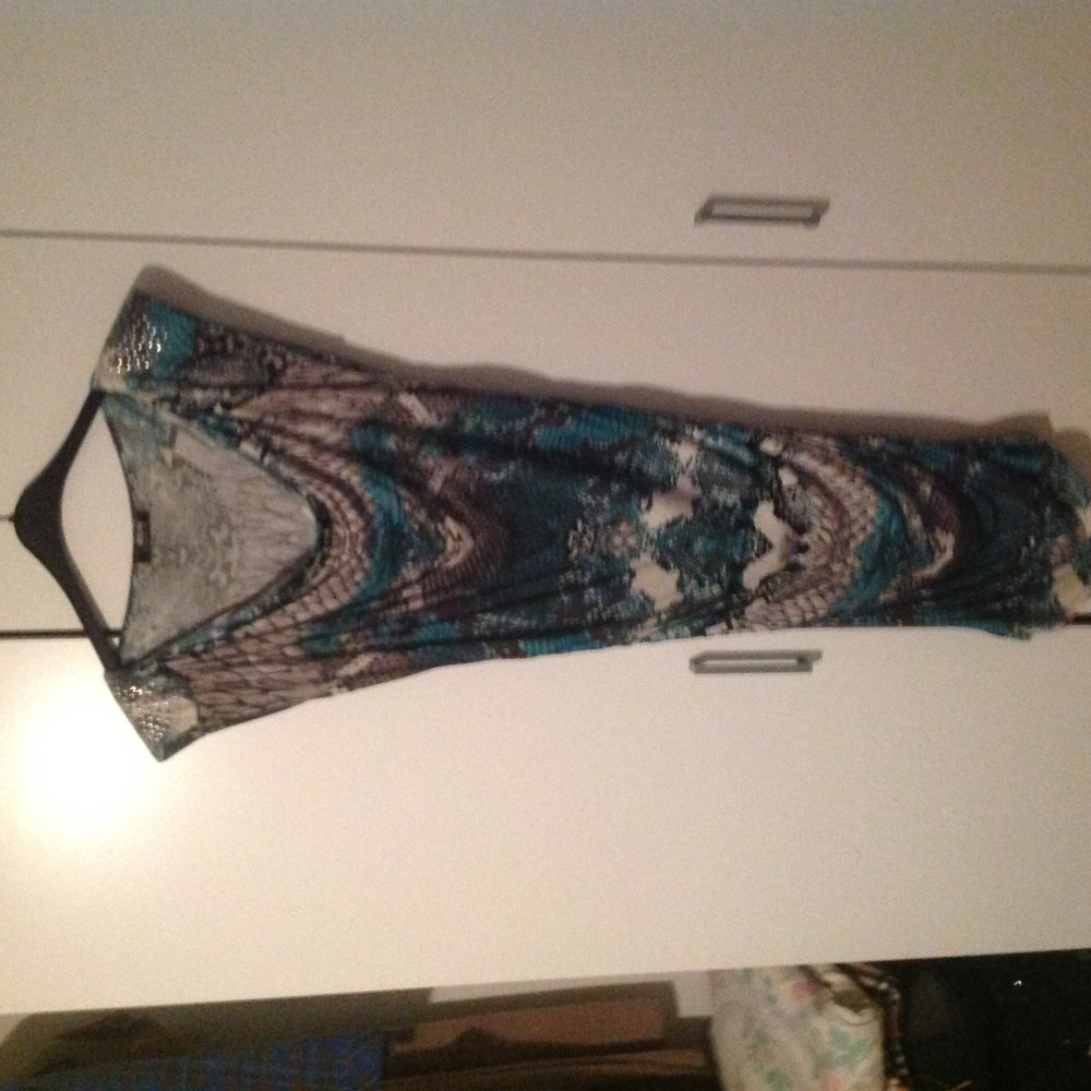 Enges kleid
