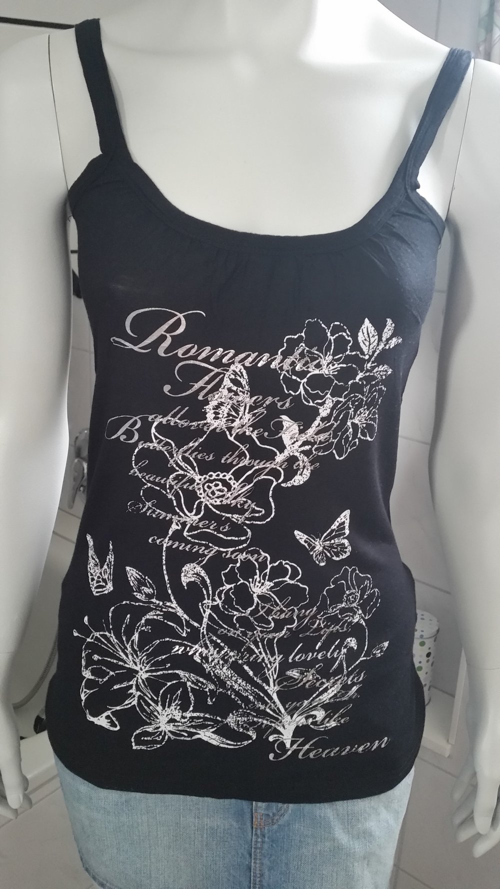 schwarzes Top