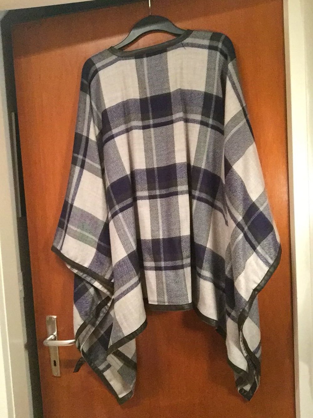 Poncho NEU