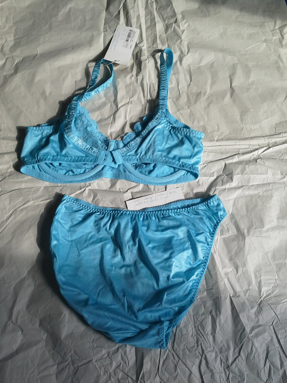 BH 80C und Slip M in hellblau mit Spitze