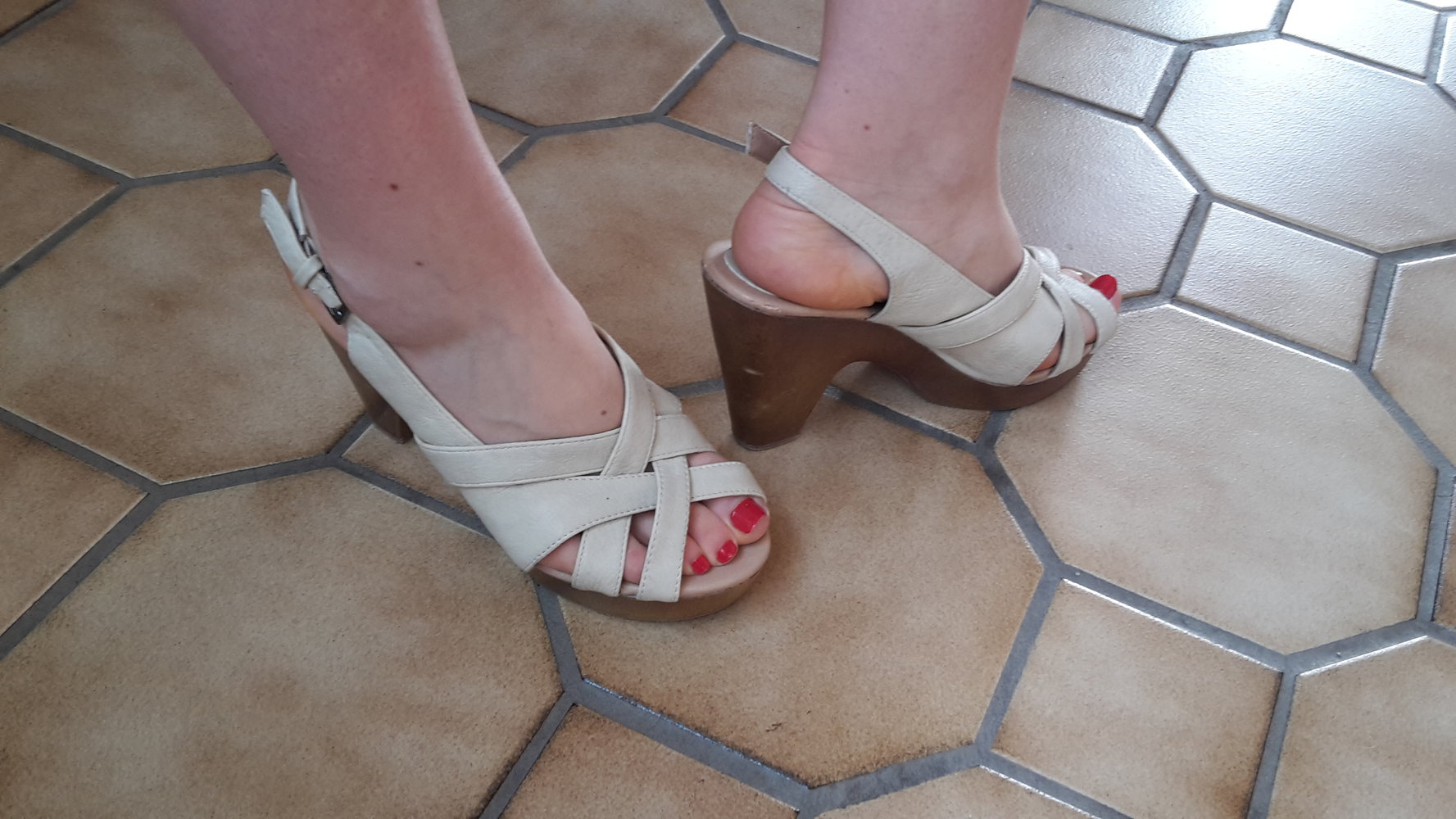 Gr.37 weiß creme Pumps Keilabsatz wedges peeptoes rockabilly