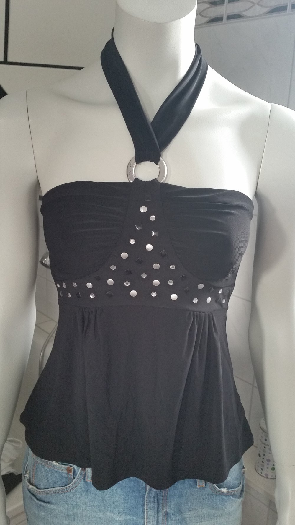 schwarzes Top