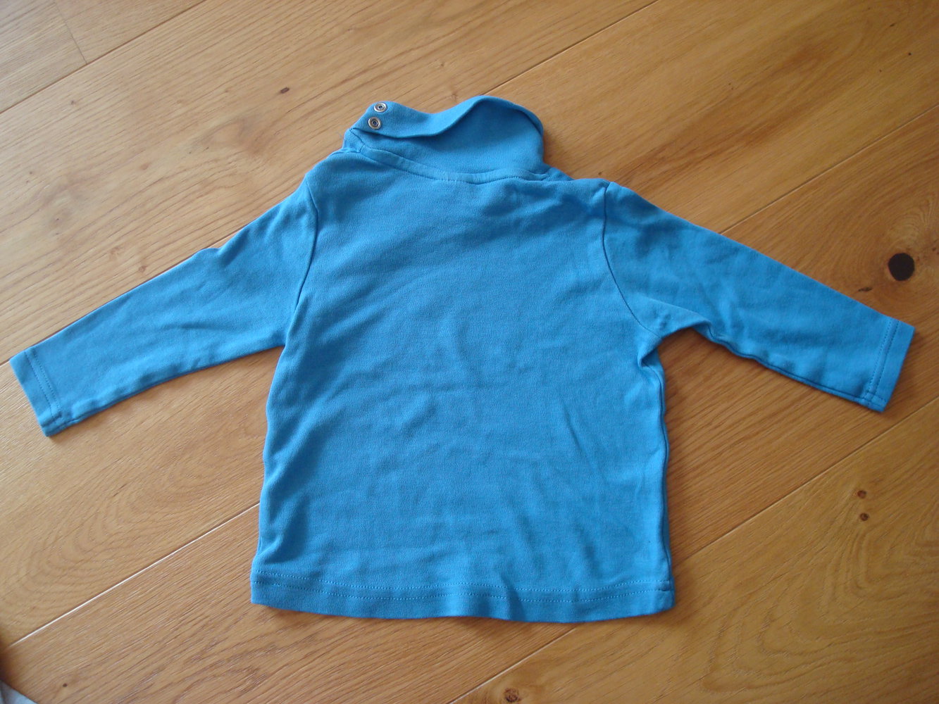 2 dünne Rollkragenpullover Gr. 74