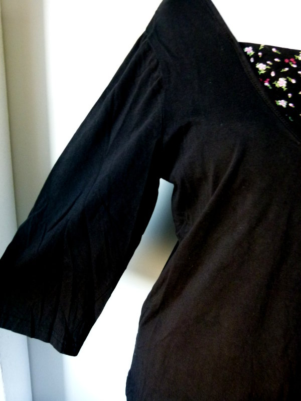 Romantik Tunika Shirt, schwarz mit rosa Blümchenmuster, Mori Boho Goa Festival Elfen Floral Hippie Romantisch
