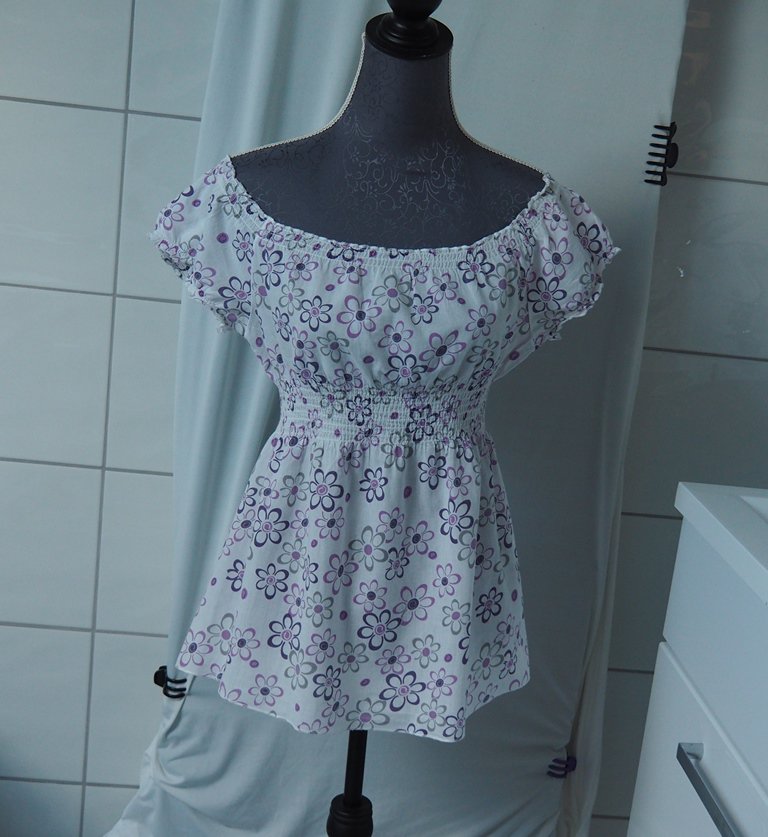 Weiß/lilanes Peplum T-Shirt mit Puffärmel und Blumenmuster
