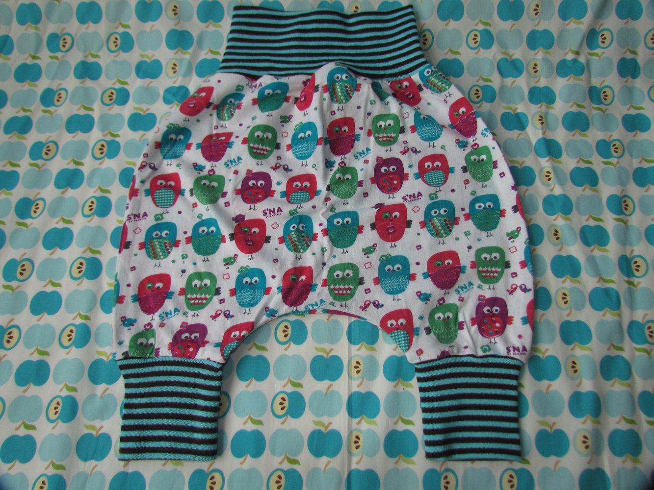 Gr. 56 62, niedliche Jerseyhose, Pumphose, Bequemhose, Hose Baby