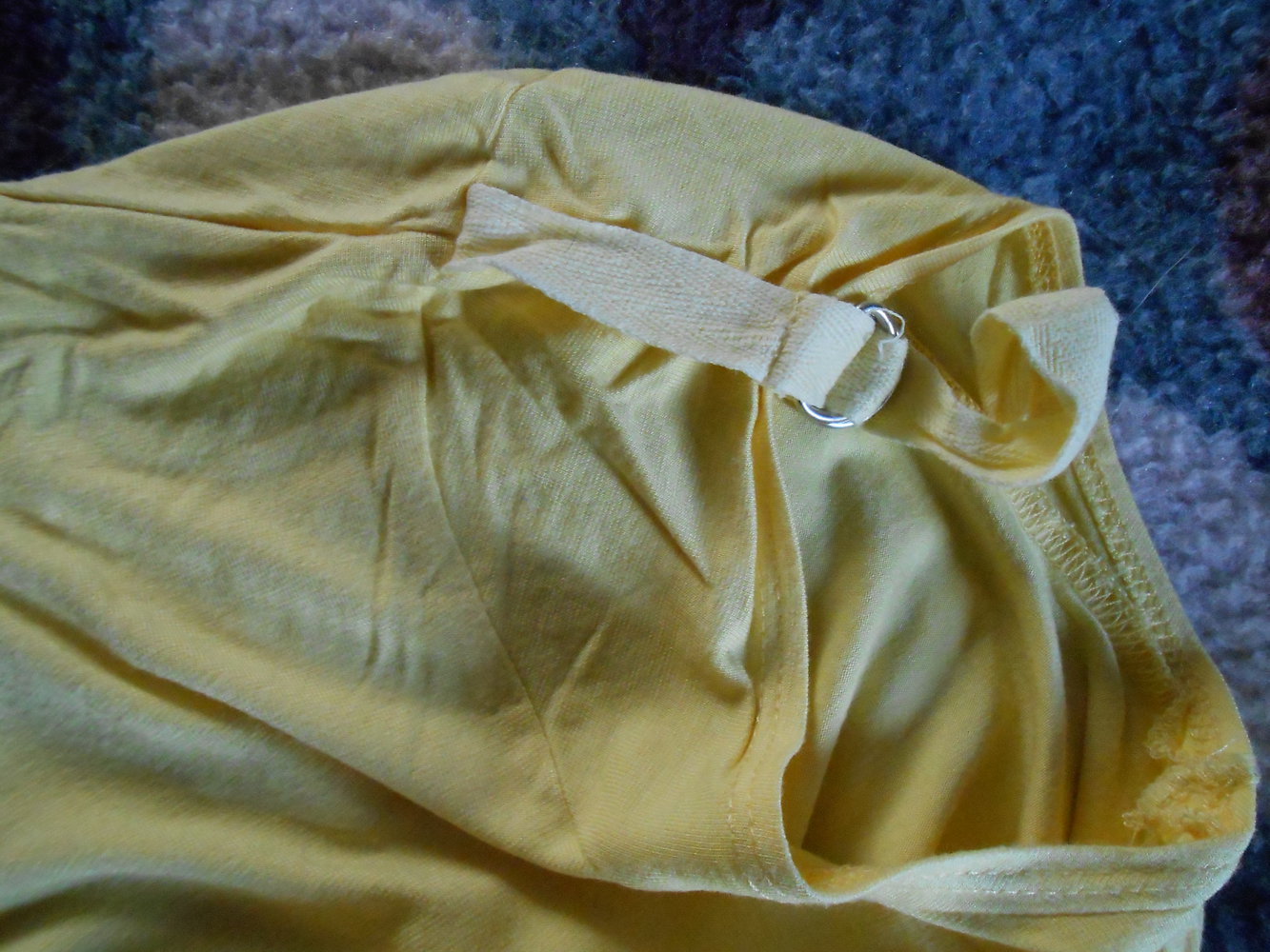 Gelbes T-Shirt