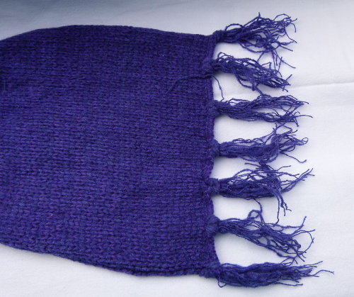 Chenille Strickschal in lila mit Fransen, Gothic Mori Goa Festival Lagenlook