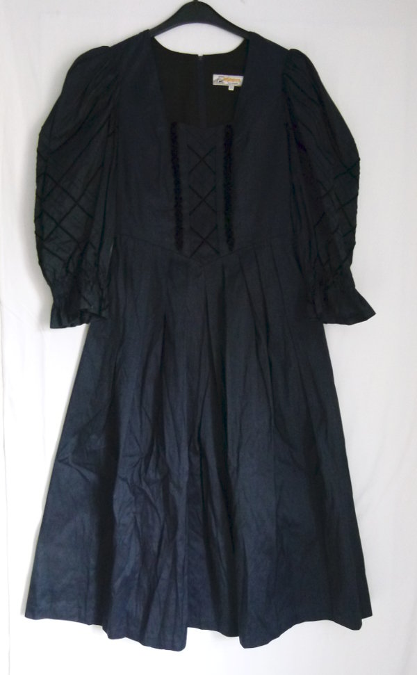 Seiden Folklore Kleid, historischer Schnitt, nachtblau schwarz, Gothic Trachten Larp Cottagecore Retro Vintage