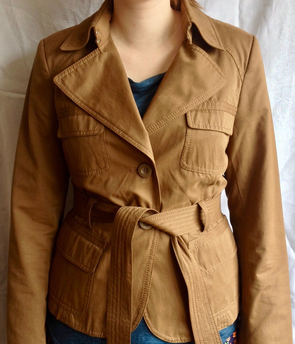 Wunderschöne Übergangsjacke im Trenchcoatlook von Donna by Hallhuber