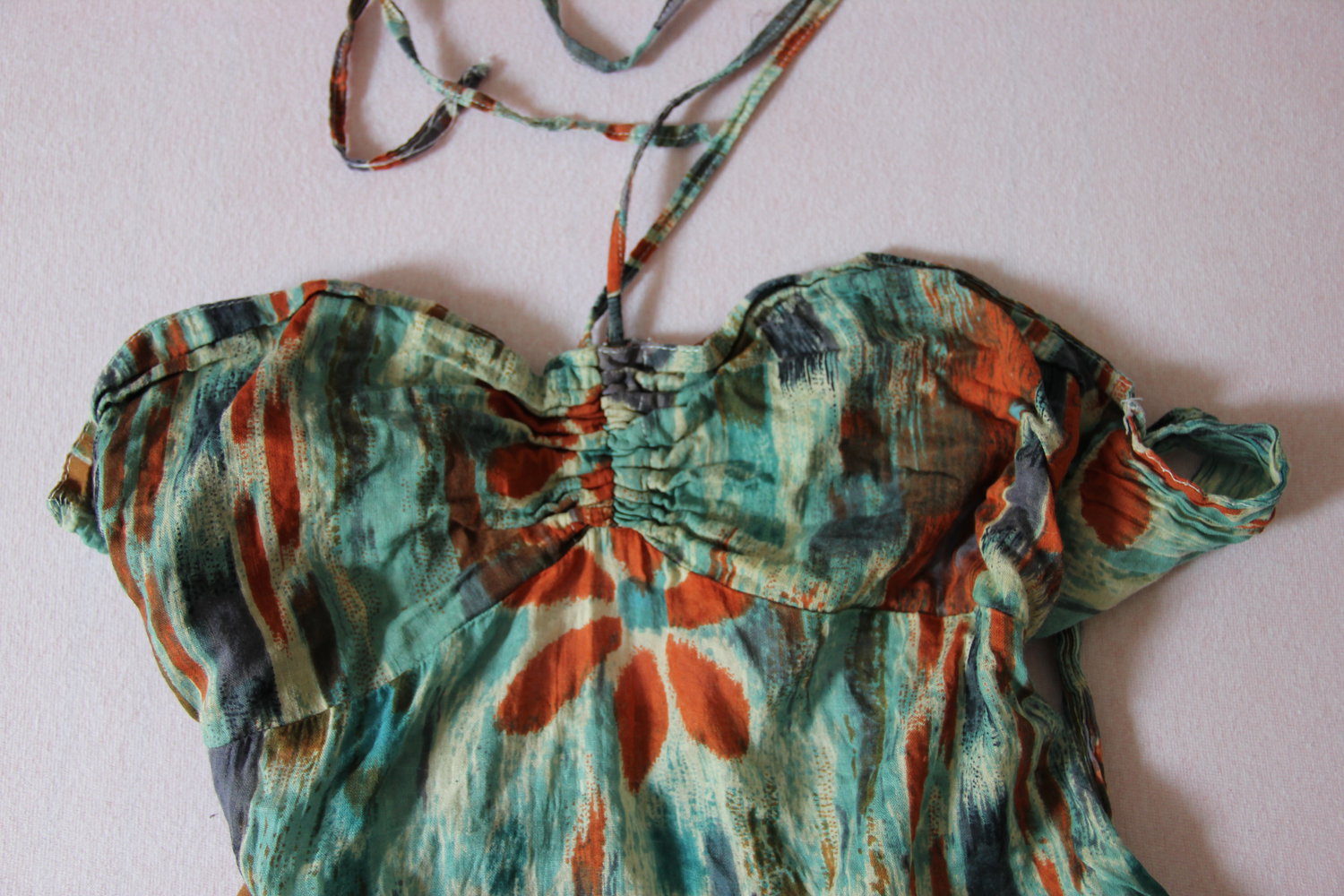buntes Kleid