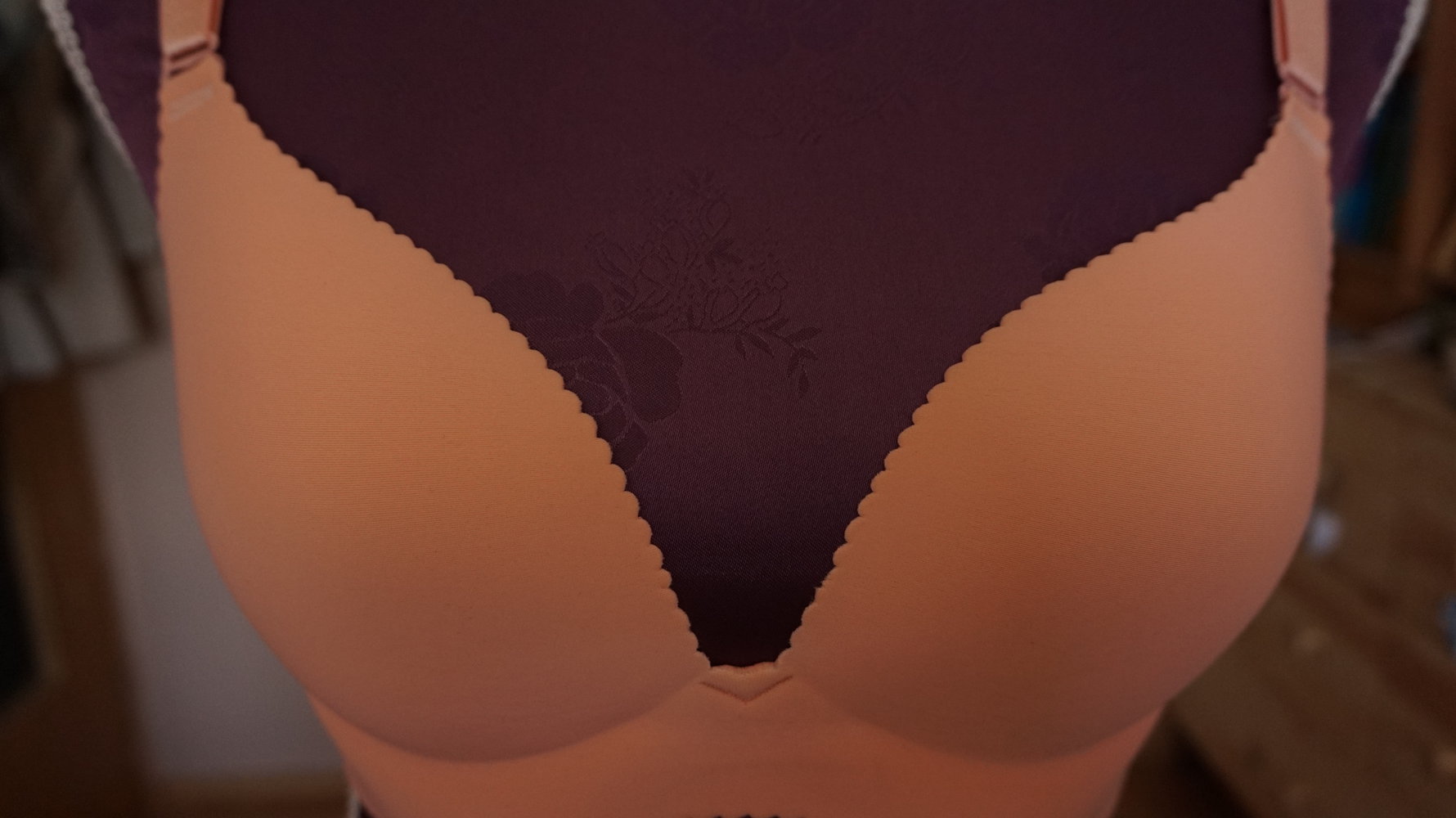SEAMLESS Apricot farbener BH Gr. 36