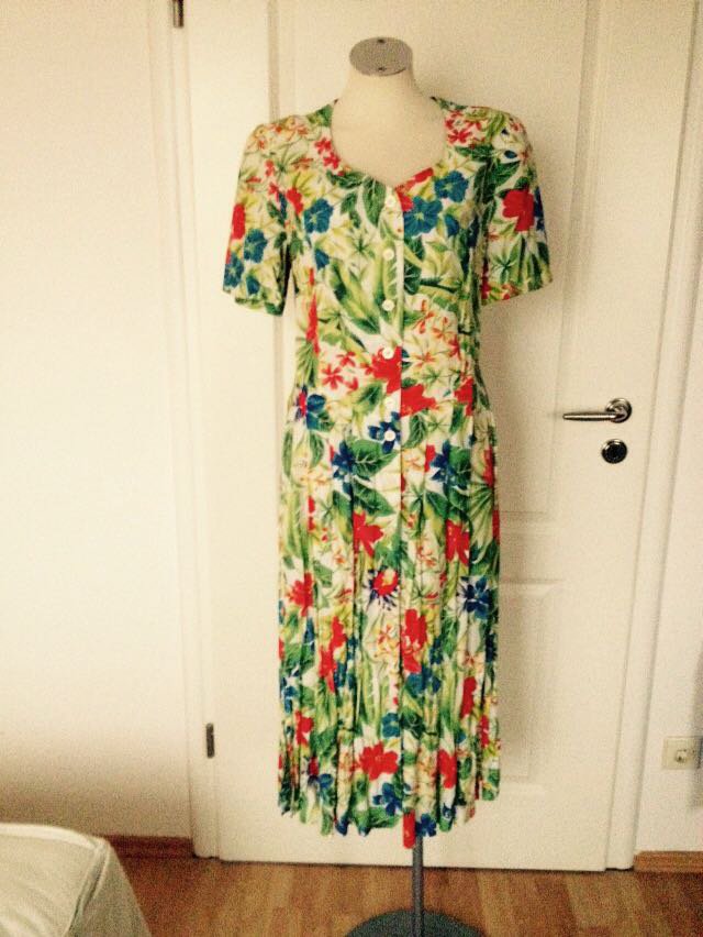 Blümchen Exclusives Design Maxikleid 