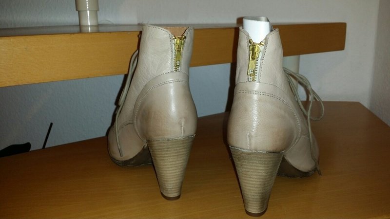 Wunderschöne Stiefelette aus echtem Leder von Mishumo