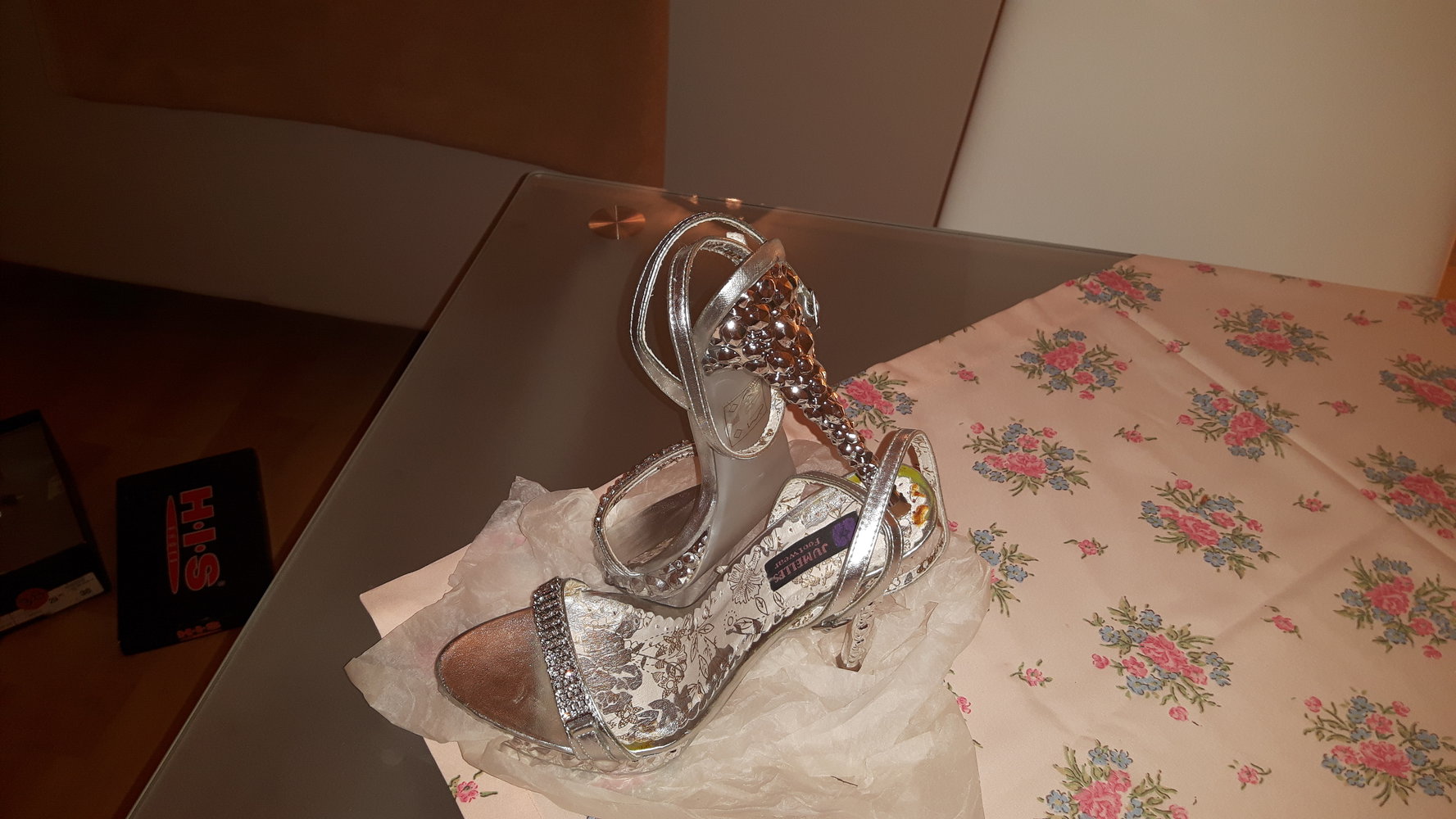 Riemchen Sandaletten in Silber, mit vielen Glitzersteinen, Schnäppchen!! / jumelles 