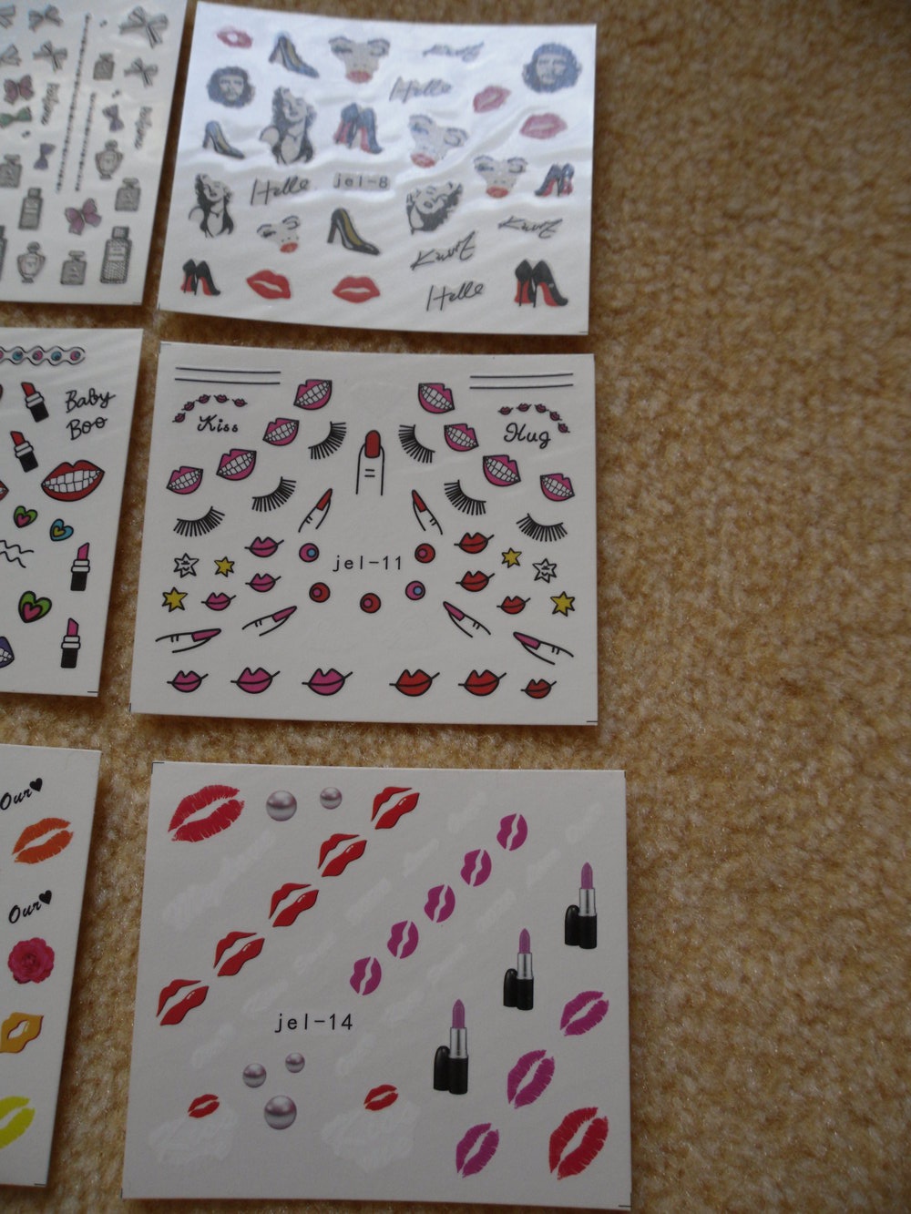 Wassertransfer Nagelsticker Kussmund retro