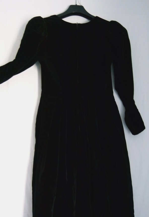 Samt Kleid, historisch geschnitten, schwarz bordeaux, Gothic Larp Folklore Trachten Velvet Cottagecore
