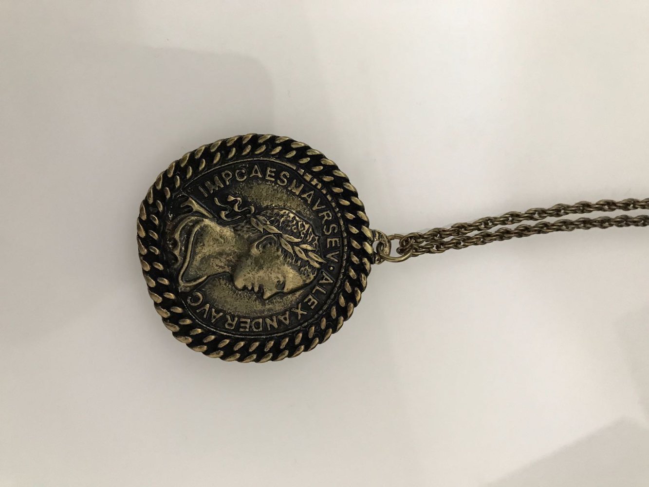 Kette mit Anhänger 