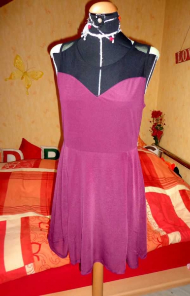 H&M Partykleid Netzeinsätze transparent aubergine