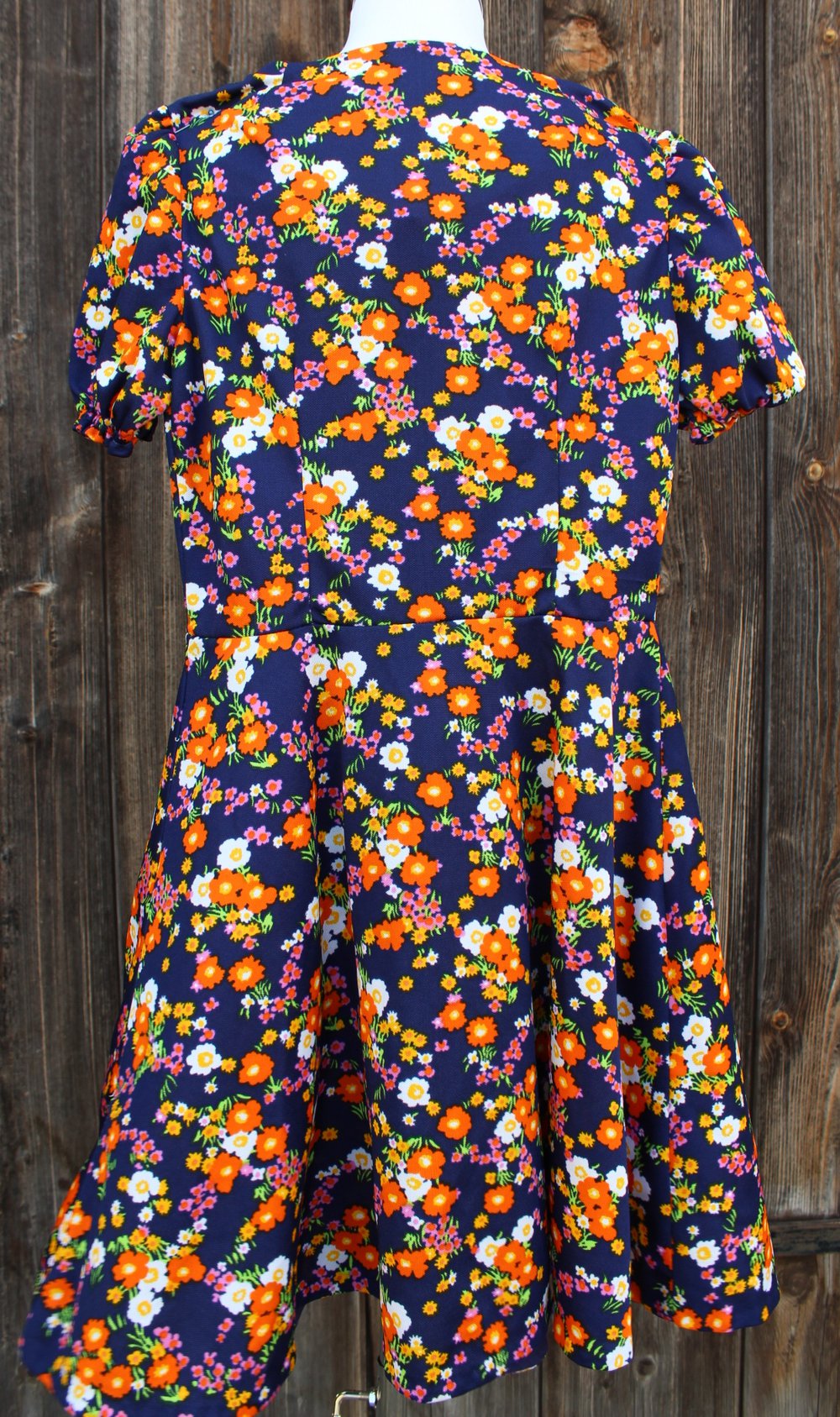 dunkelblaues True Vintagekleid mit Blumenmuster, DIY Unikat, ca. Größe 36