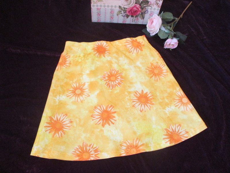 NEU * Sonnenblumen * Sun Flower * Hippie * Coachella * Festival * Flower- Power * Freizeit * Go- Go * Strech * Mini- Rock * Gr. 32- 34/ XS * gelb * orange *