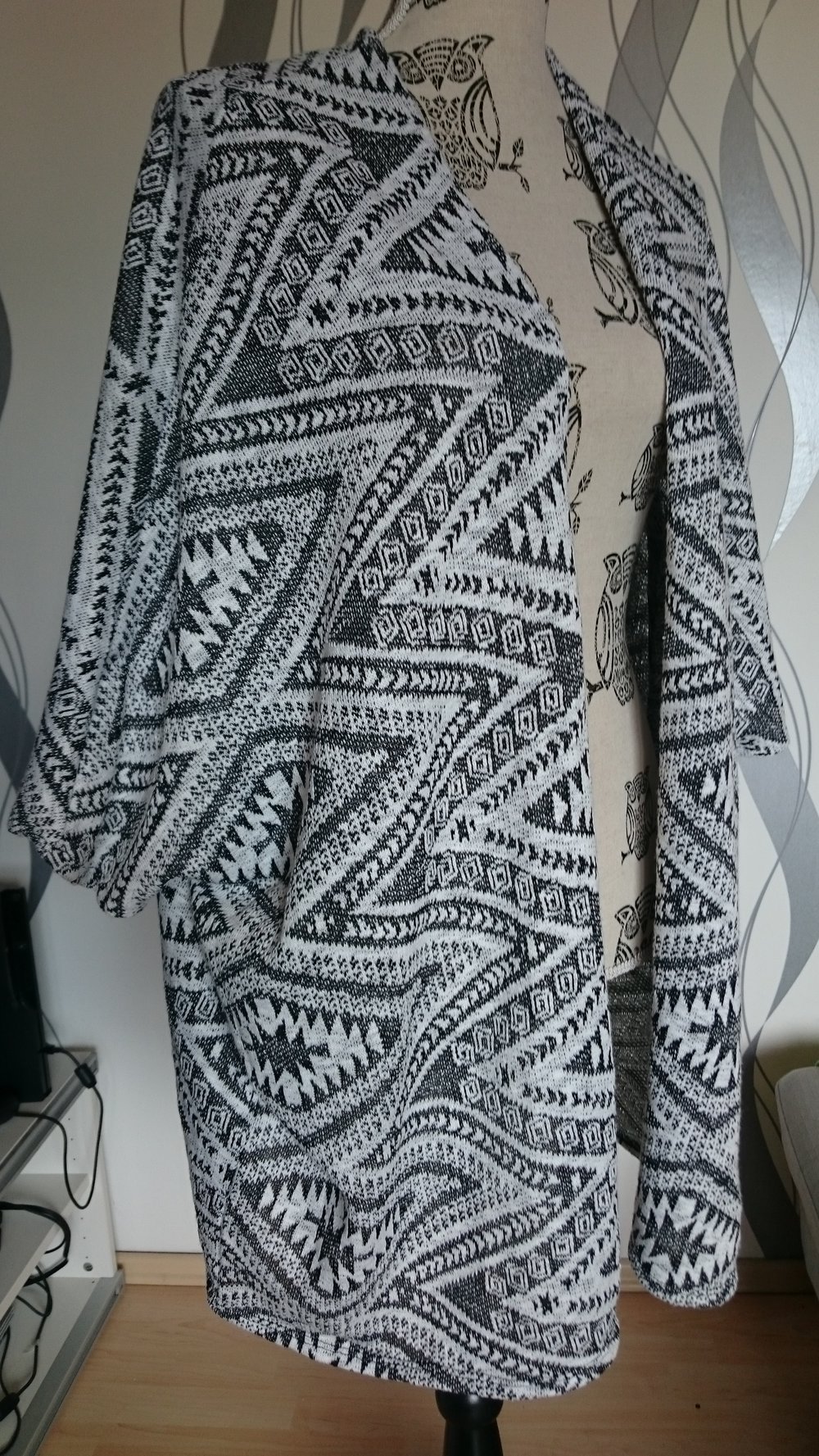 Cardigan mit Aztekenmuster / Strick Kimono / Weste 