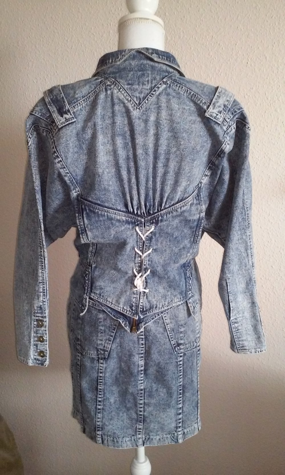 Jeanskleid Jeanskostüm Jeansjacke Jeansrock Minirock vintage