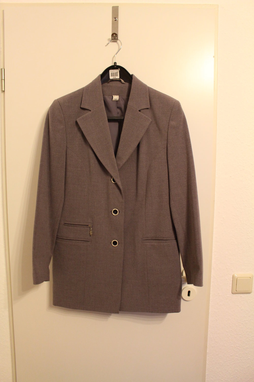 309. Dreiteiliger Damen Businessanzug von Quelle, Gr. 38, Farbe taupe