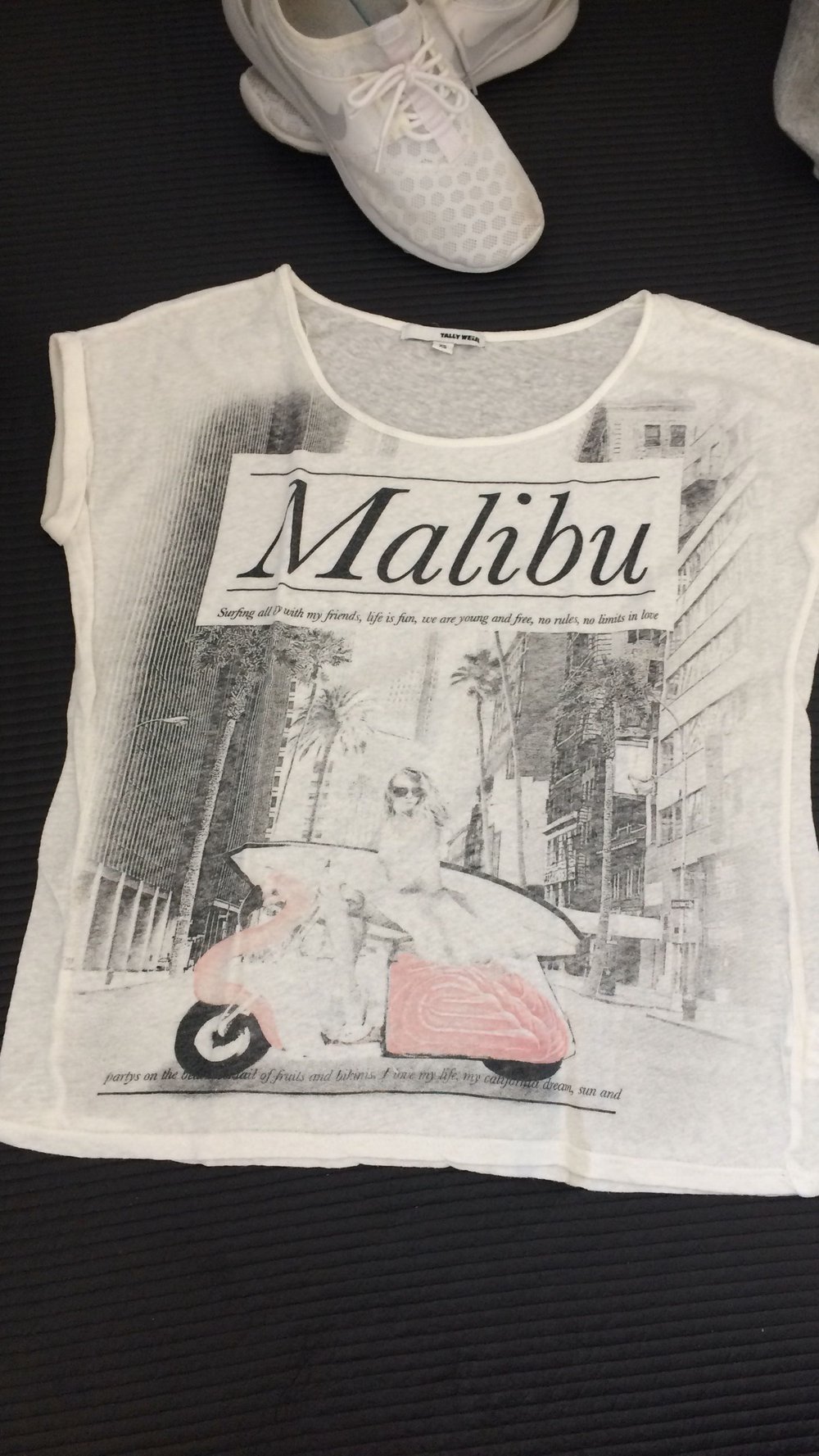Modernes Shirt