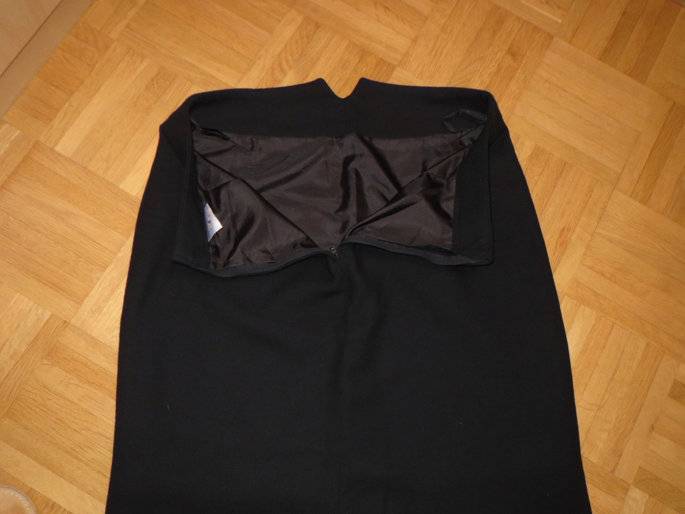 Rock, Gr.42/M, schwarz, lang