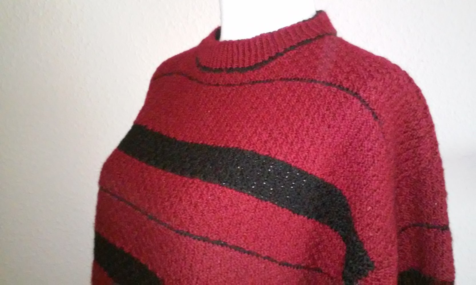 Handarbeit Pulli long Strickpullover (Strickkleid) Pullover handgestrickt Gr.40 schwarz/burgund