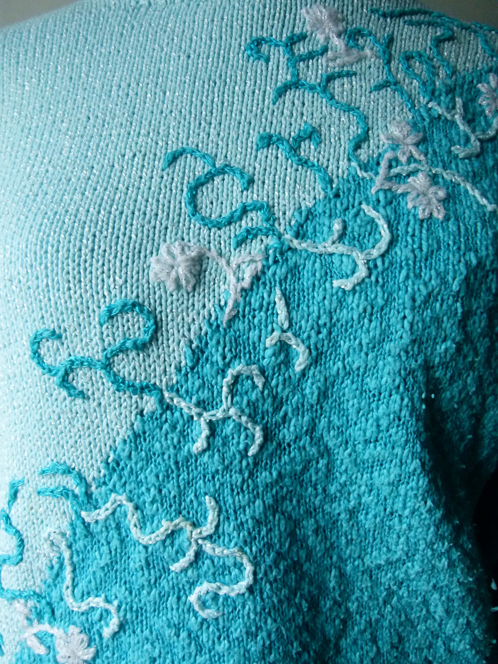 Strickpulli Pullover, Handarbeit, hellblau türkis mit Rankenmuster, Unikat, Boho Retro Vintage Mori Handmade Hippie Elfen Lagenlook Goa