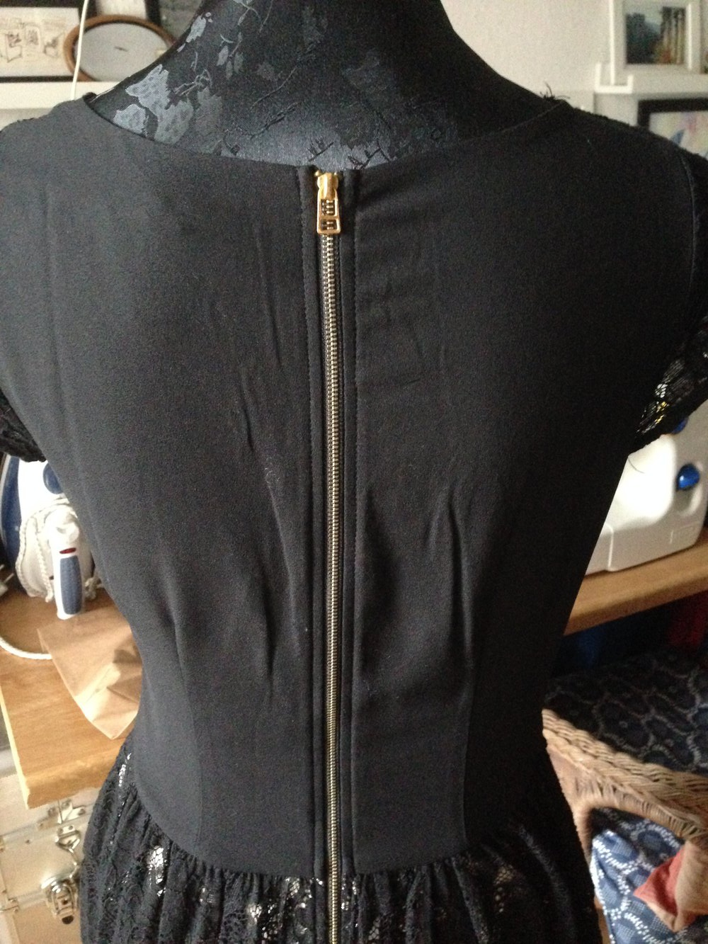 Spitzenkleid 