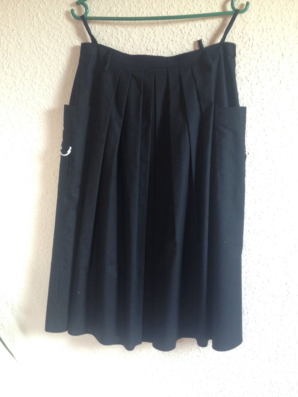schwarzer high-waist Rock mit Taschen