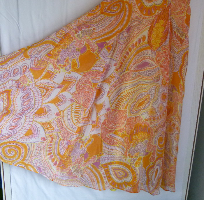 Empire Sommer Kleid aus den 70ern, bodenlang, orange  flieder gemustert, Boho Hippie Vintage Paisley 70s Retro Goa Strand