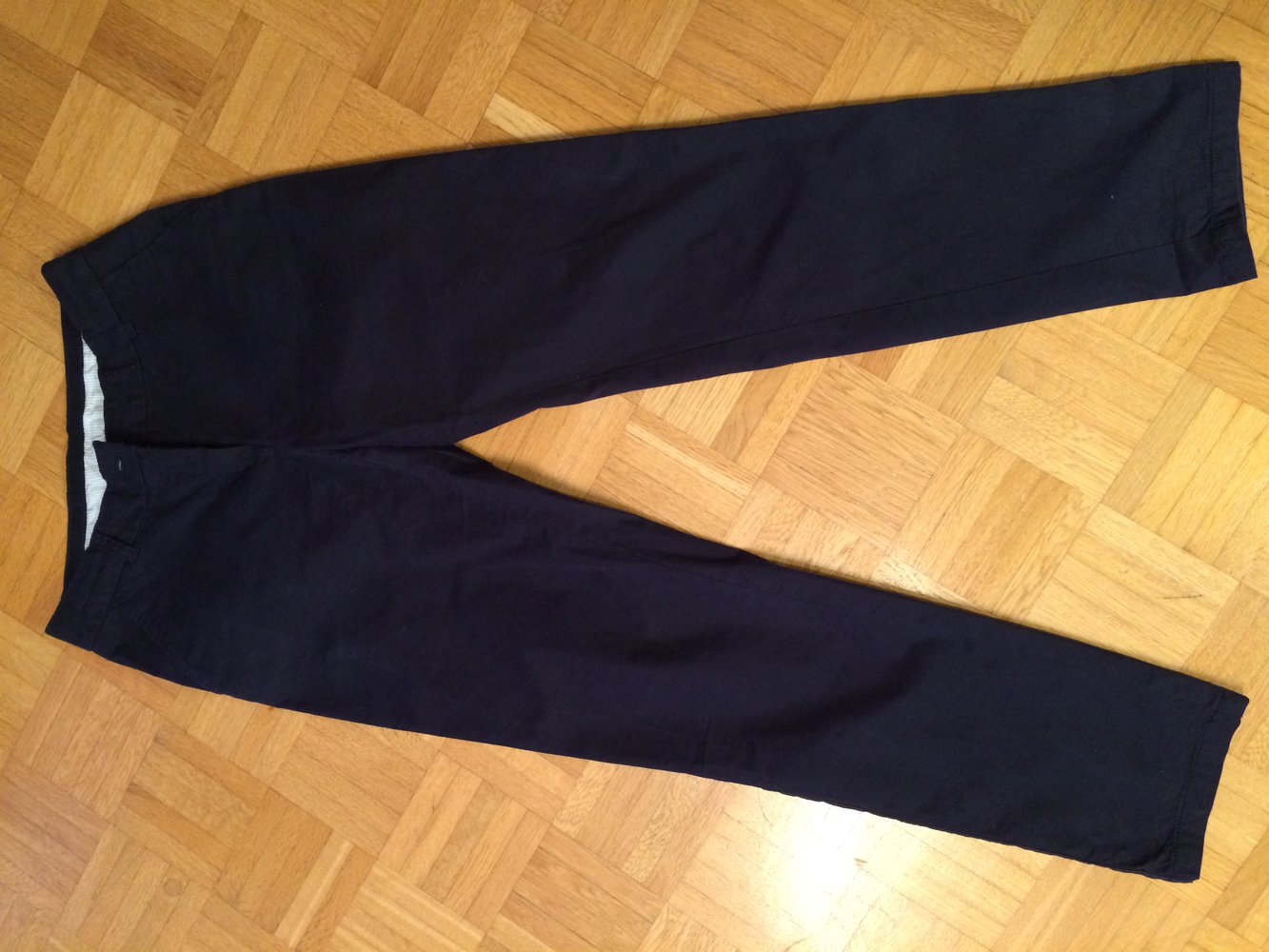 Dunkelblaue Chino