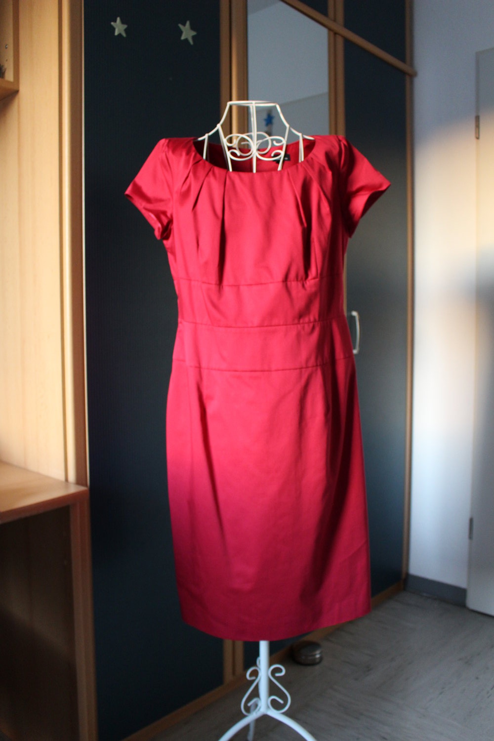 363. Schönes Kleid von Daniel Hechter/Paris/, Gr. 42, fuchsia-rot