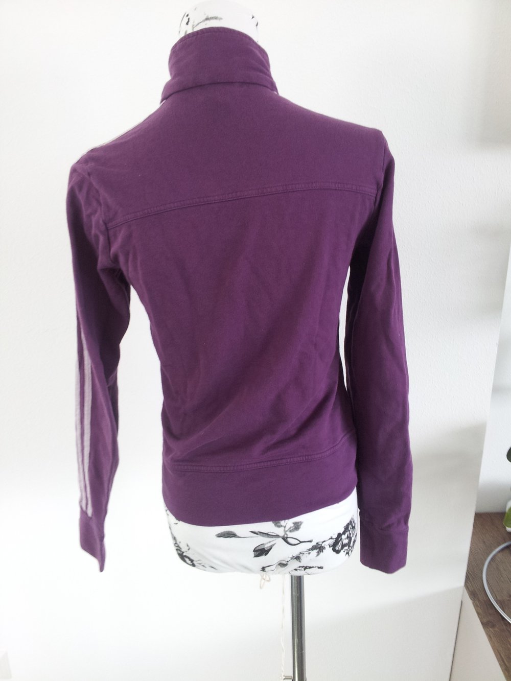 Sport Jacke von Adidas in lila 
