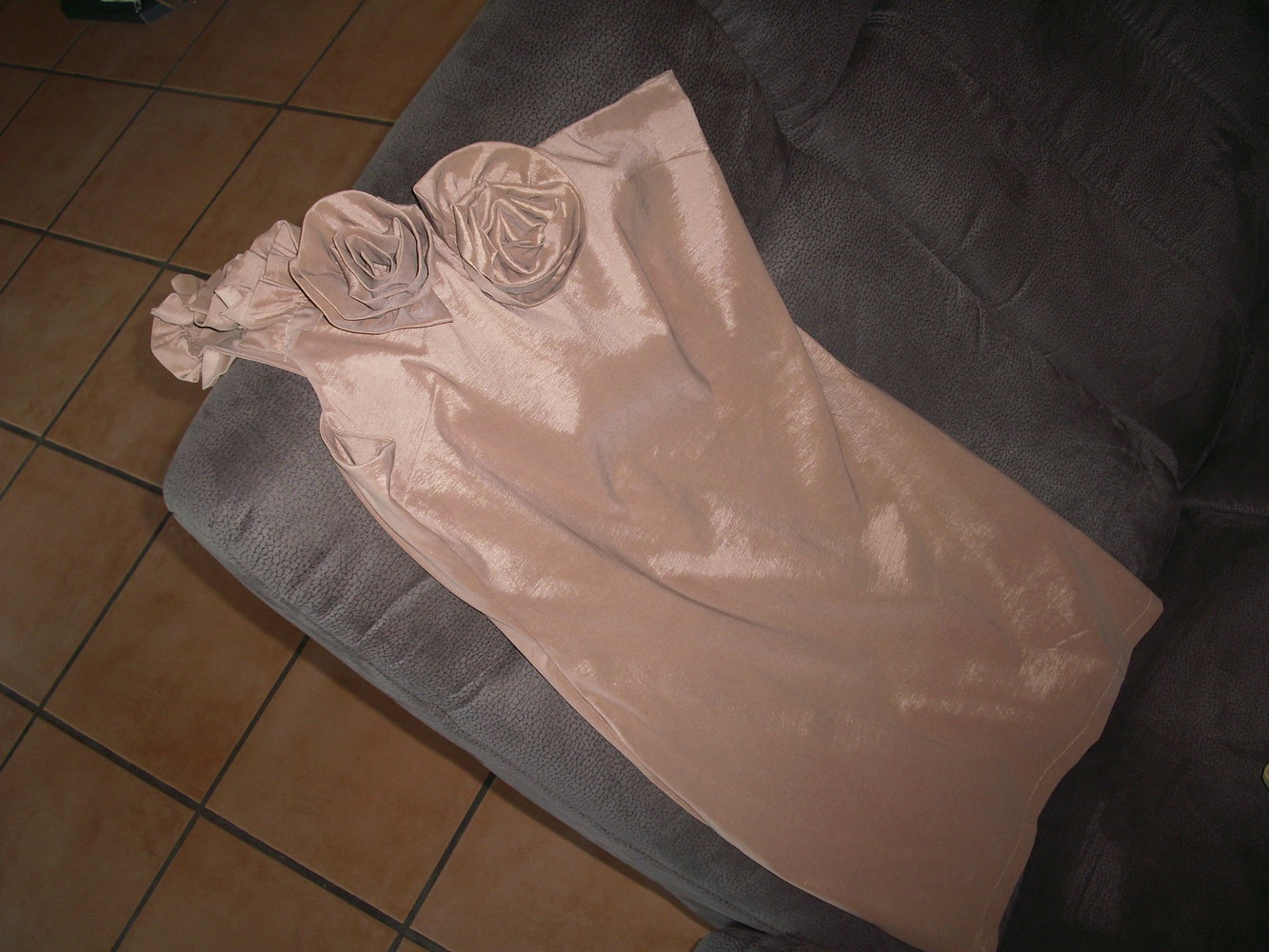Festliches Mini Kleid, Stretch One Shoulder Gr.M/L, Cocktailkleid kurz nudefarben, Minikleid seidig glänzend Rosed Abiball, Hochzeit, Abendkleid 40/42 Offshoulder 