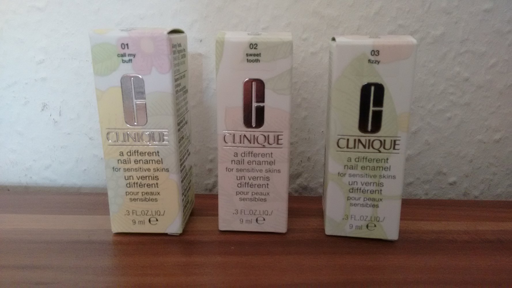 Clinique Nagellacke 3 Stk. für empfindliche Haut