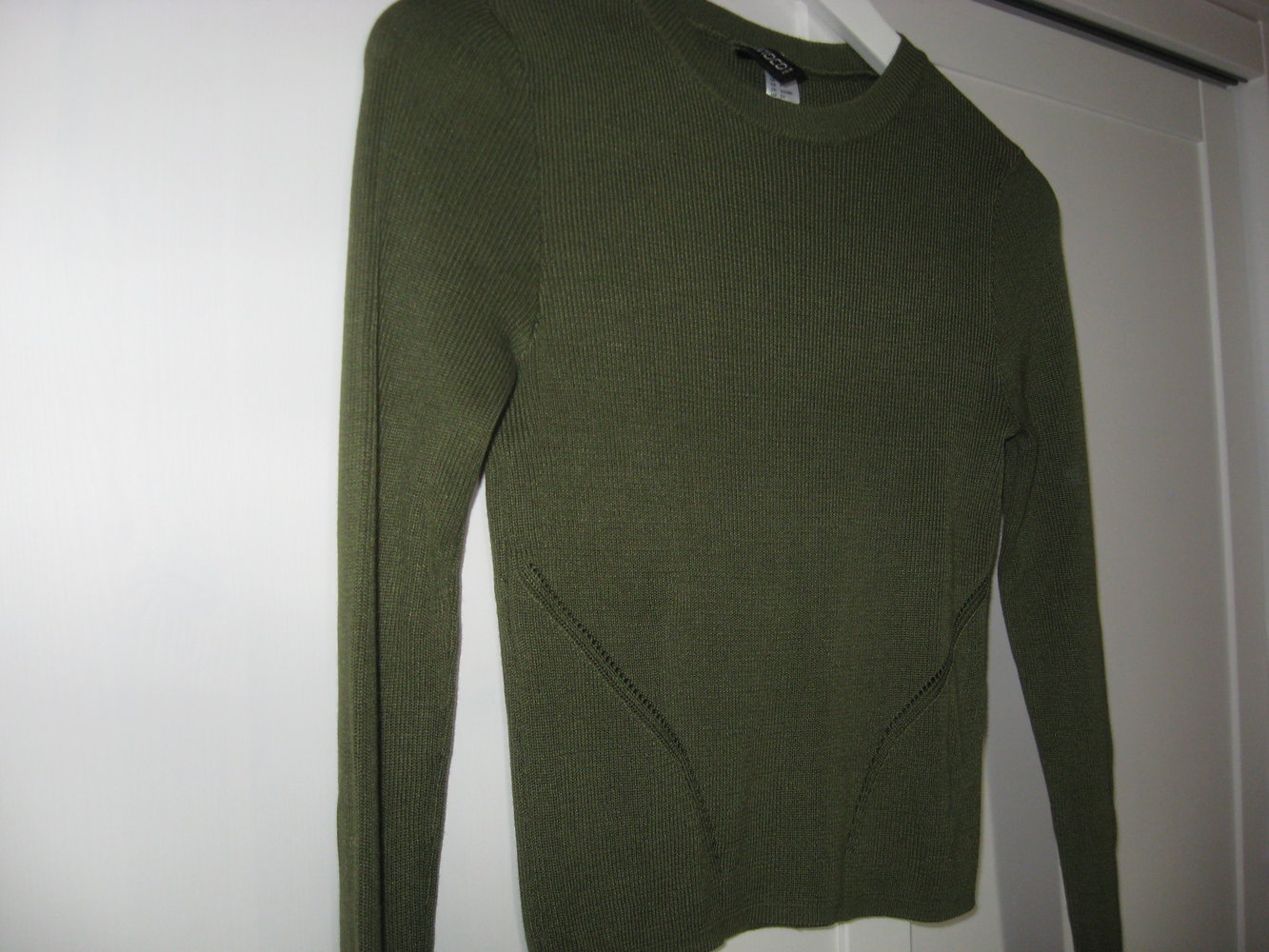 Khakifarbenes Oberteil von H&M