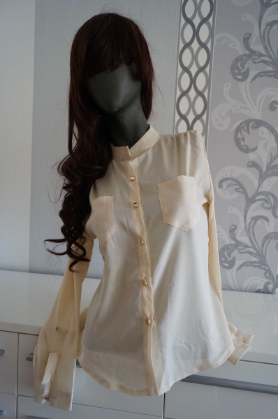 Bluse Weiß mit goldenen Knöpfen L 40