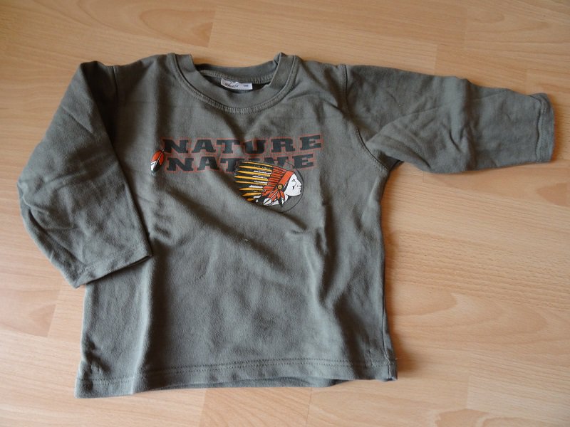 Pulli Sweatshirt oliv grün Gr. 110 Pullover