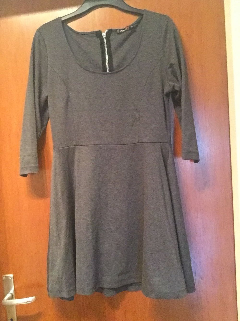 Enges Kleid 